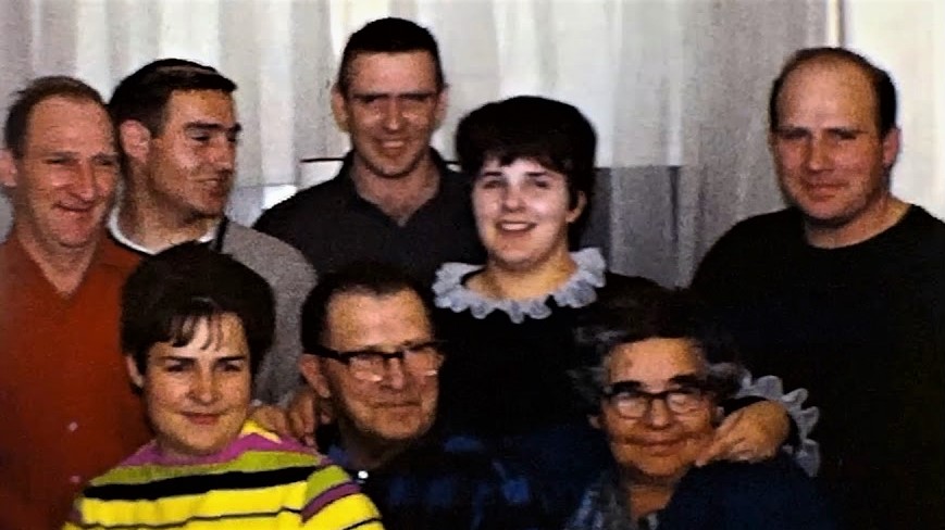 0126 Dorothy Heydon Relatives Ralph and Cherry Olson One