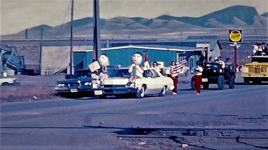 0161 Sunburst Homecoming Parade Two